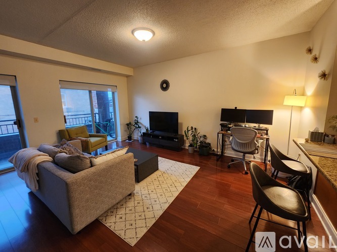 2318 N Milwaukee Ave 2 Beds Apartment for Rent - Photo gallery 5
