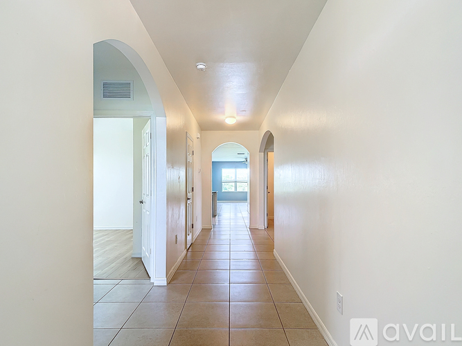 3230 33rd Ave NE 4 Beds Apartment for Rent - Photo gallery 5