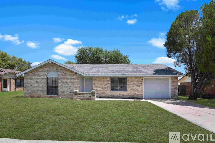 2002 Dusk Dr 3 Beds Single Family Home for Rent - Photo gallery 1