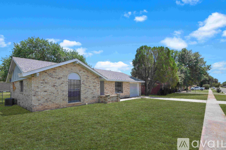 2002 Dusk Dr 3 Beds Single Family Home for Rent - Photo gallery 2