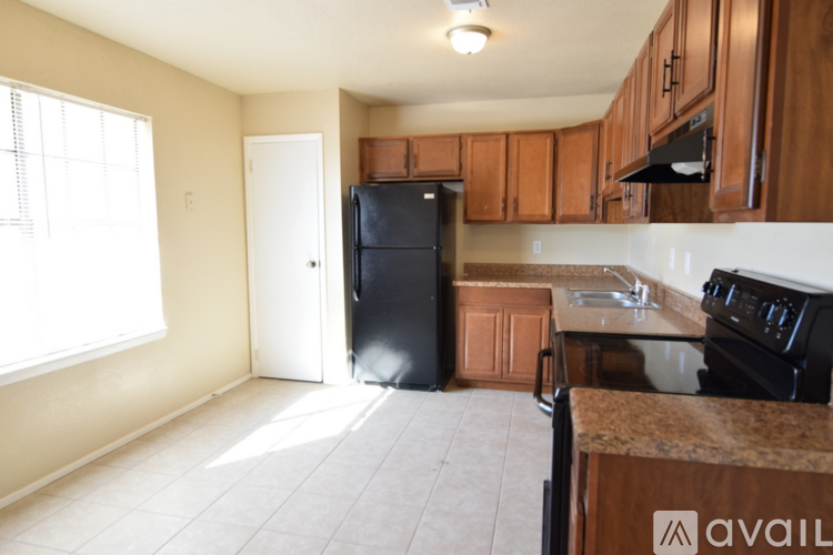 2002 Dusk Dr 3 Beds Single Family Home for Rent - Photo gallery 5