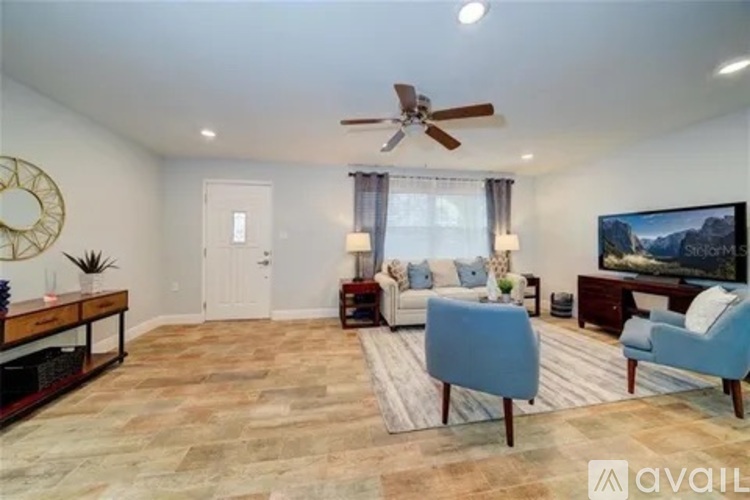 11128 102nd Avenue 3 Beds Single Family Home for Rent - Photo gallery 3
