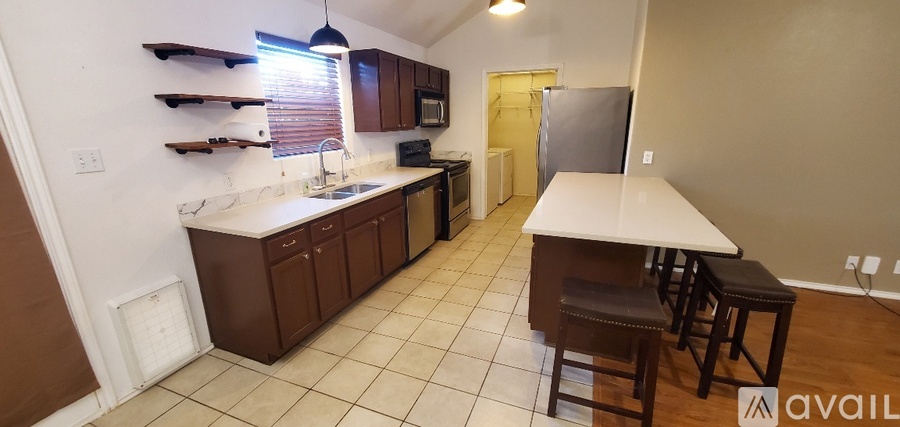 317 Moonstone Drive 3 Beds Single Family Home for Rent - Photo gallery 4