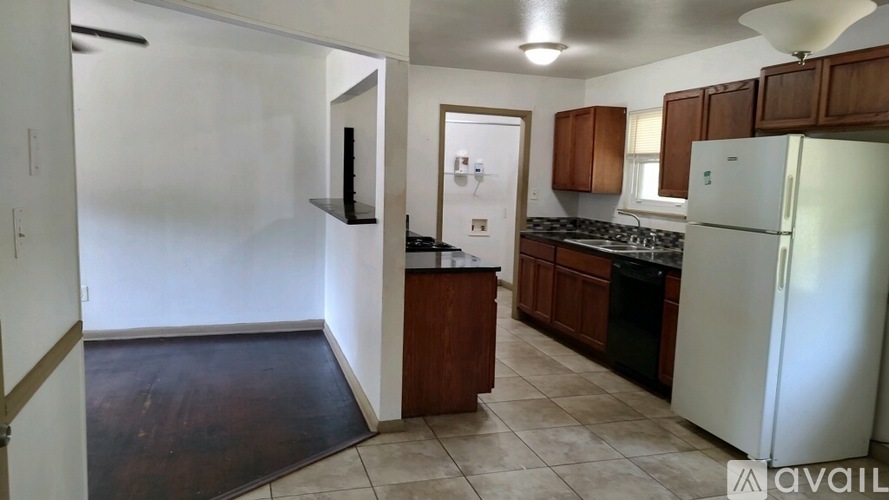 724 W Ave E 3 Beds Single Family Home for Rent - Photo gallery 2