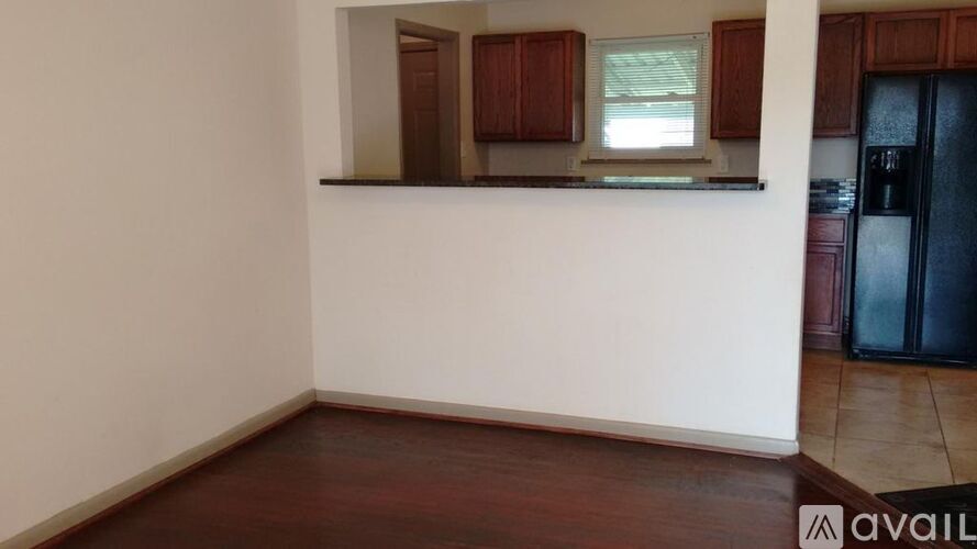724 W Ave E 3 Beds Single Family Home for Rent - Photo gallery 5