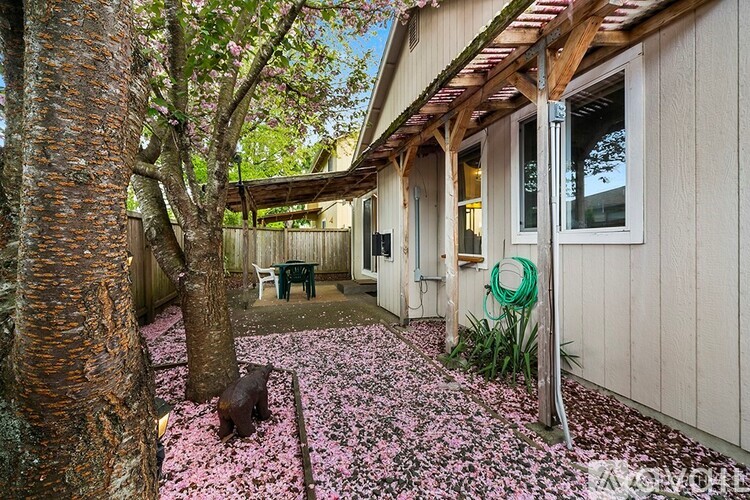 1304 Golf Club Rd SE 3 Beds Single Family Home for Rent - Photo gallery 1