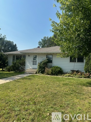1103 33rd Ave N 3 Beds Single Family Home for Rent - Photo gallery 2