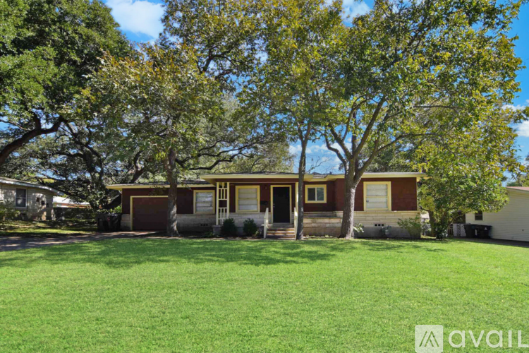 1417 Live Oak Dr 2 Beds Single Family Home for Rent - Photo gallery 1