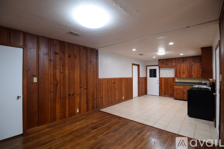 1417 Live Oak Dr 2 Beds Single Family Home for Rent - Photo gallery 5