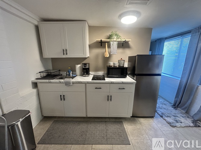 8916 North 10th Street 1 Apartment for Rent - Photo gallery 5