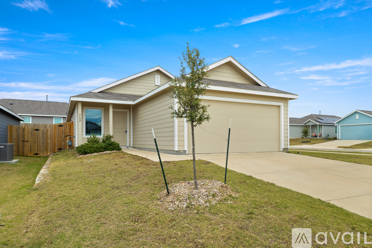 3702 Haydon Hill Road 3 Beds Single Family Home for Rent - Photo gallery 1