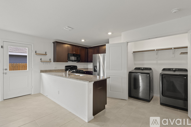 3702 Haydon Hill Road 3 Beds Single Family Home for Rent - Photo gallery 5