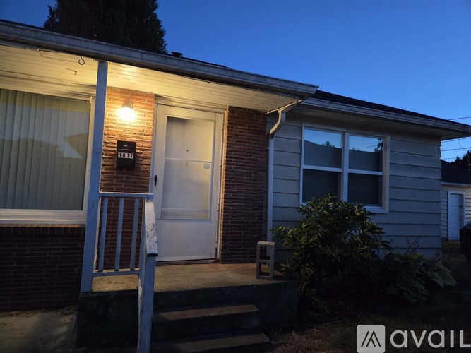 1017 17th Avenue 2 Beds Single Family Home for Rent - Photo gallery 1