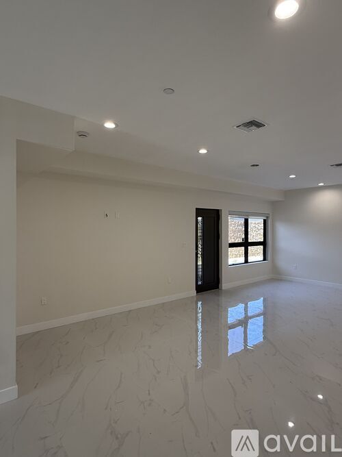 2215 N Naomi St 2 Beds Apartment for Rent - Photo gallery 3
