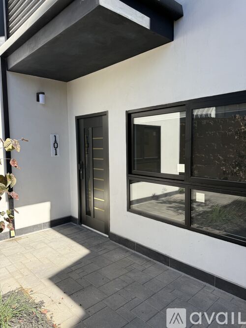 2215 N Naomi St 2 Beds Apartment for Rent - Photo gallery 1