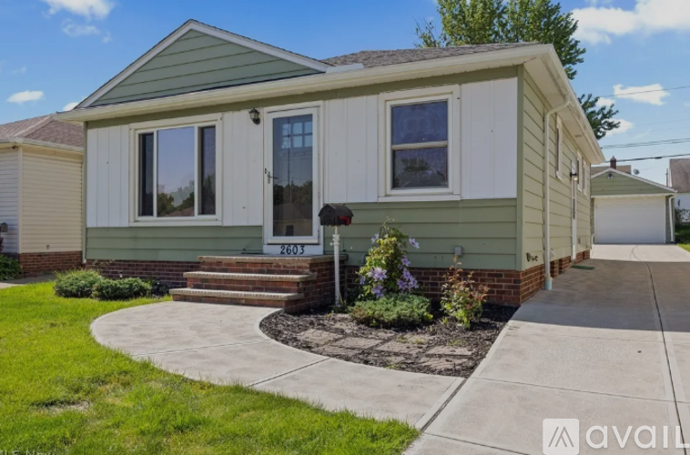 2603 Center Dr 3 Beds Single Family Home for Rent - Photo gallery 2