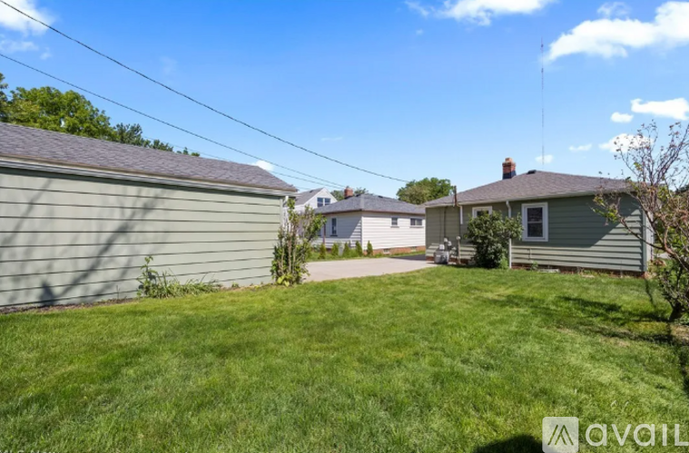 2603 Center Dr 3 Beds Single Family Home for Rent - Photo gallery 3