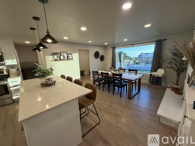 408 North 1000 East 4 Beds Single Family Home for Rent - Photo gallery 4