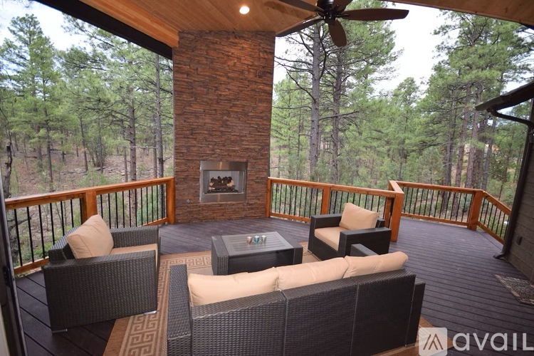 1925 South Pleasantview 4 Beds Single Family Home for Rent - Photo gallery 1