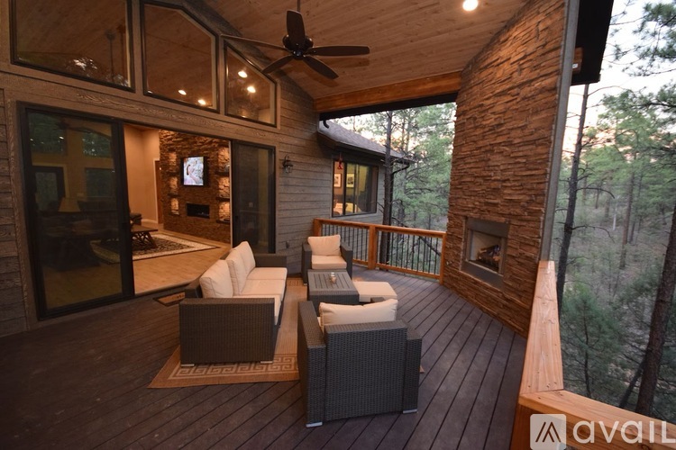 1925 South Pleasantview 4 Beds Single Family Home for Rent - Photo gallery 2