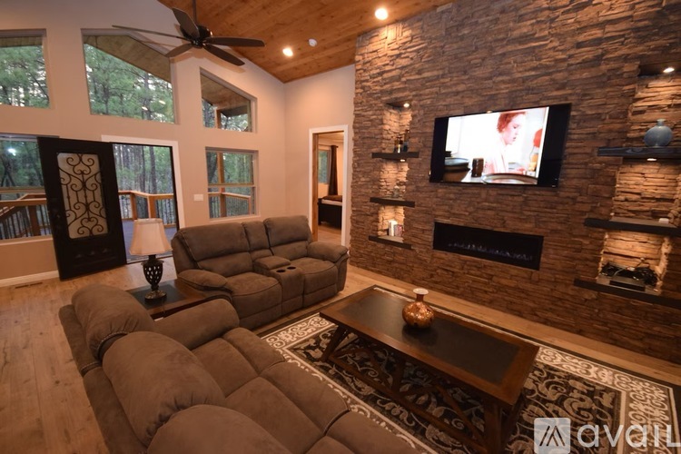 1925 South Pleasantview 4 Beds Single Family Home for Rent - Photo gallery 3