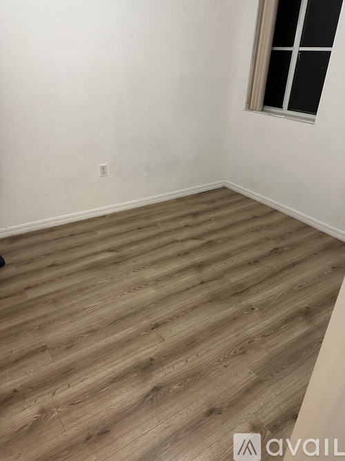 605 Southwest 10th Street 3 Beds Townhouse for Rent - Photo gallery 3