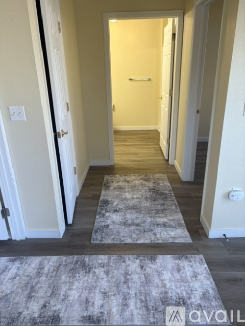 18632 East Water Drive 3 Beds Apartment for Rent - Photo gallery 2