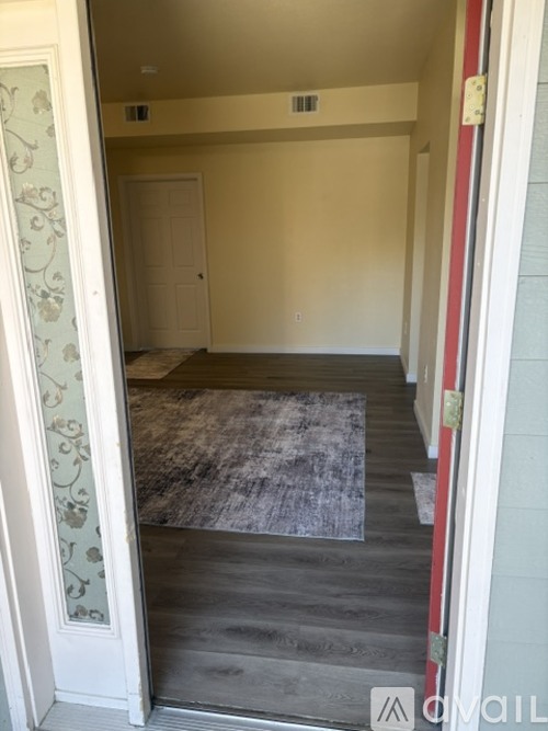 18632 East Water Drive 3 Beds Apartment for Rent - Photo gallery 5