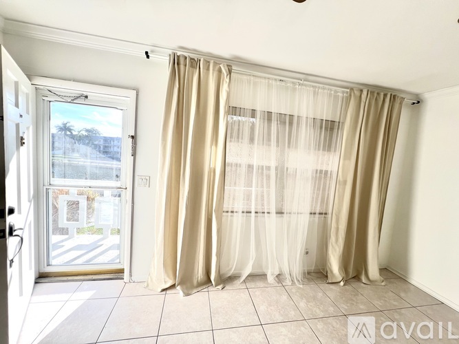 467 Golden Isles Drive 1 Condo for Rent - Photo gallery 3