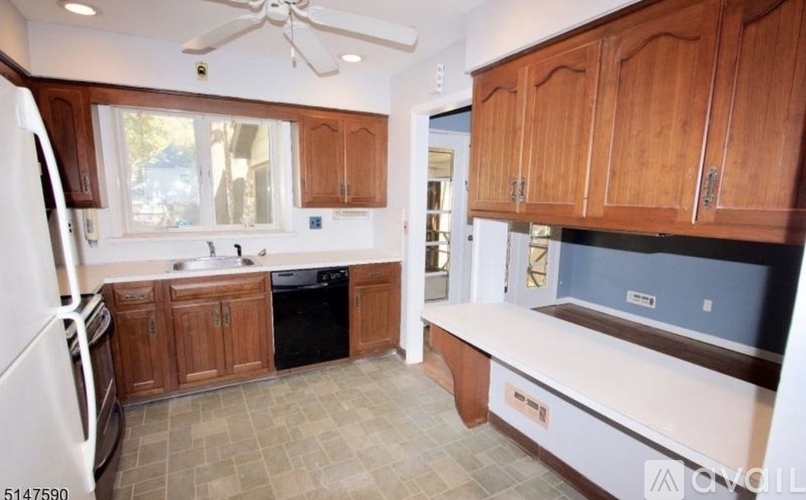 1425 Boynton Avenue 4 Beds Single Family Home for Rent - Photo gallery 4