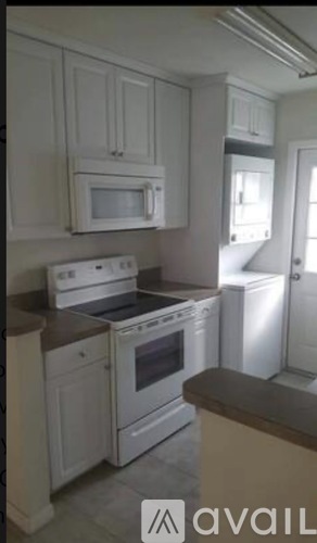 1788 Poinsettia Ave 2 Beds Apartment for Rent - Photo gallery 3
