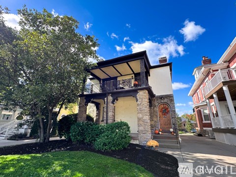 3531 Michigan Ave 2 Beds Apartment for Rent