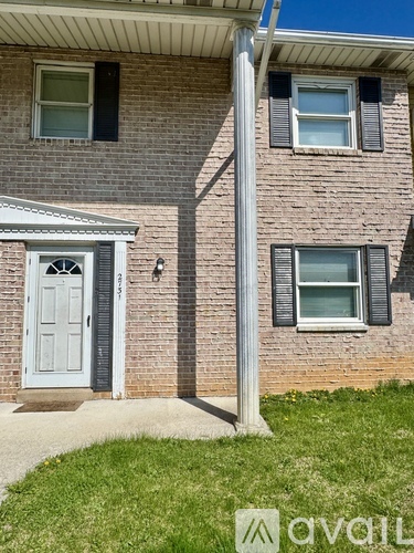 2731 Diane Blvd 3 Beds Townhouse for Rent - Photo gallery 1