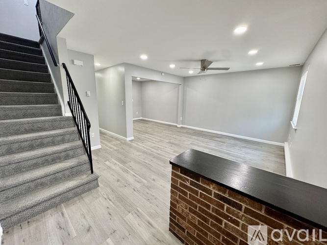 2731 Diane Blvd 3 Beds Townhouse for Rent - Photo gallery 2