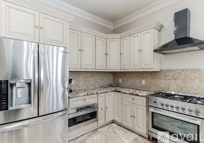 615 29th St 4 Beds Single Family Home for Rent - Photo gallery 3
