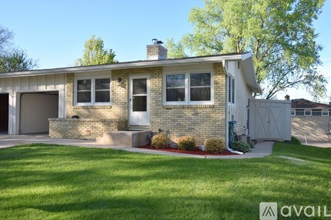 6706 Spring Grove Court 3 Beds Apartment for Rent