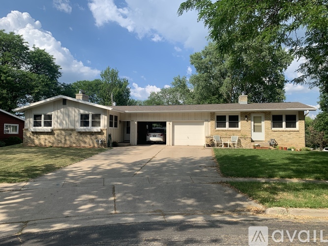 6706 Spring Grove Court 3 Beds Single Family Home for Rent - Photo gallery 2