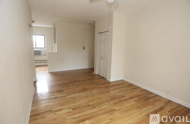 3724 North Pine Grove Avenue 1 Apartment for Rent - Photo gallery 3