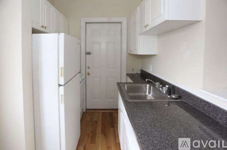 3724 North Pine Grove Avenue 1 Apartment for Rent - Photo gallery 5