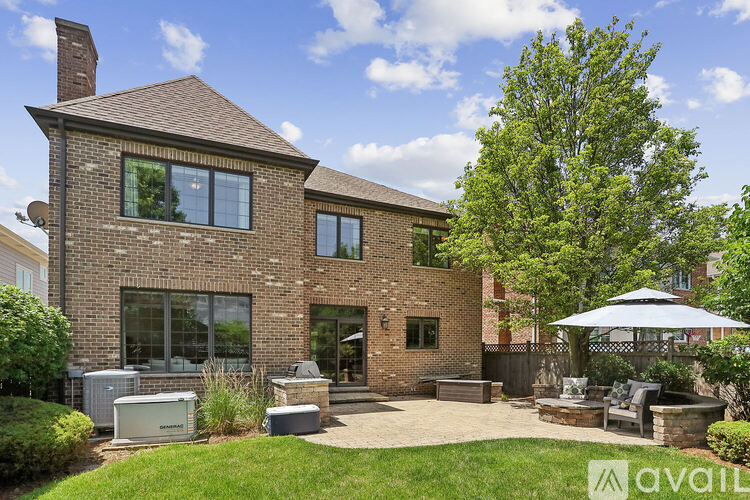 737 Swain Avenue 6 Beds Single Family Home for Rent - Photo gallery 2