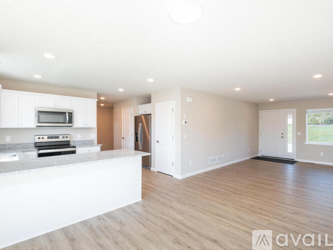 568 SE 4th Ave 3 Beds Single Family Home for Rent - Photo gallery 3