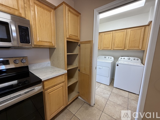 1324 West 12th Street 4 Beds Single Family Home for Rent - Photo gallery 1