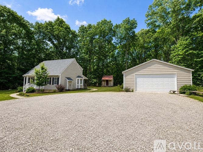 2490 Three Bridge Rd 3 Beds Single Family Home for Rent - Photo gallery 1