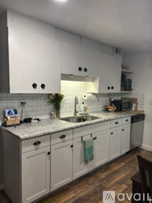 36 New Road 3 Beds Apartment for Rent - Photo gallery 2