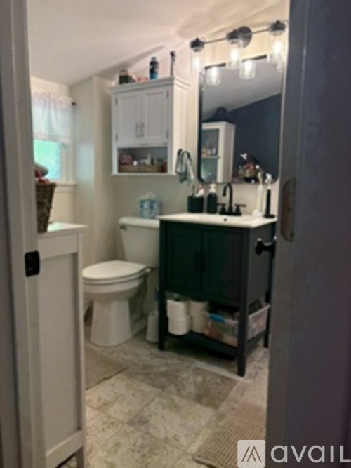 36 New Road 3 Beds Apartment for Rent - Photo gallery 5