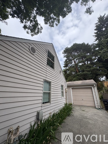 11426 Crestwood Dr S 4 Beds Single Family Home for Rent - Photo gallery 2