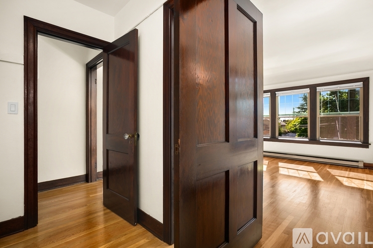 6522 Phinney Avenue North 1 Apartment for Rent - Photo gallery 5