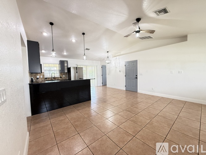 2712 Southwest 2nd Avenue 3 Beds Single Family Home for Rent - Photo gallery 4
