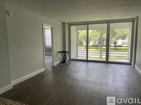 114 Royal Park Drive 2 Beds Apartment for Rent