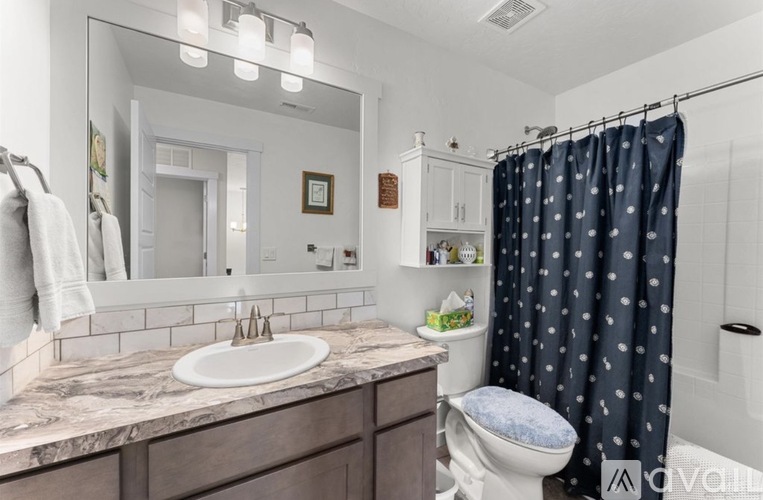 5668 West Stadium Lane 3 Beds Single Family Home for Rent - Photo gallery 5
